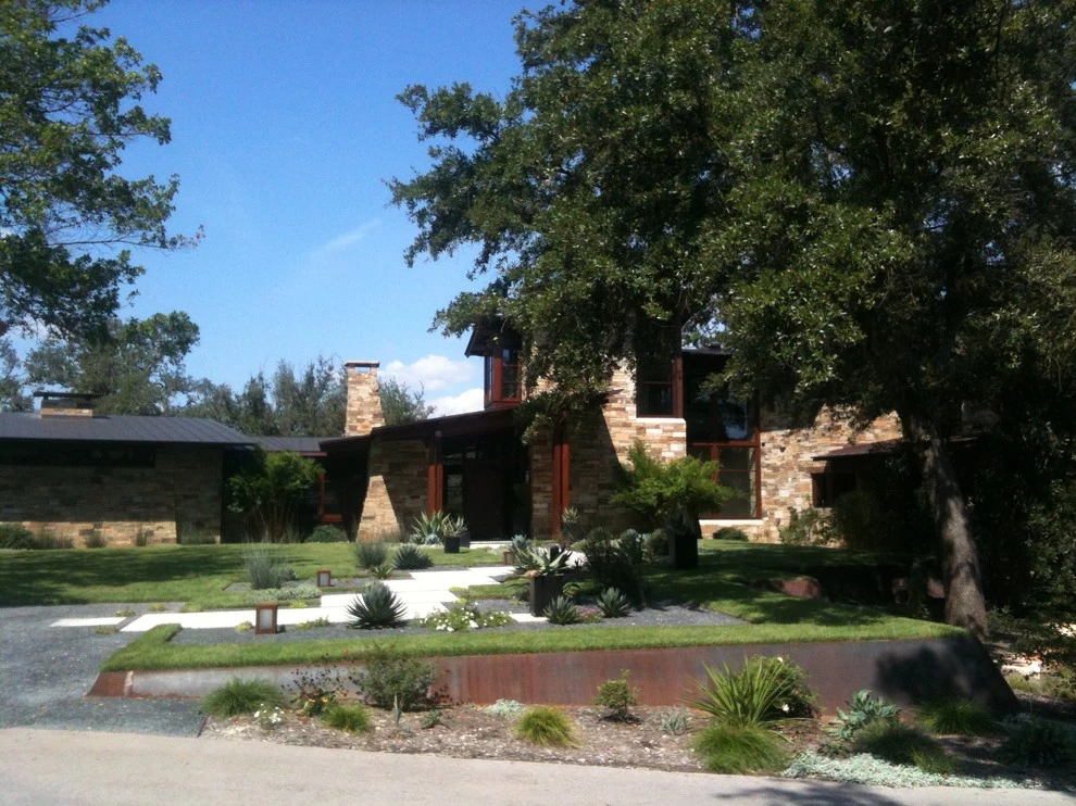 west austin estate by D-CRAIN Design And Construction - Photo 2