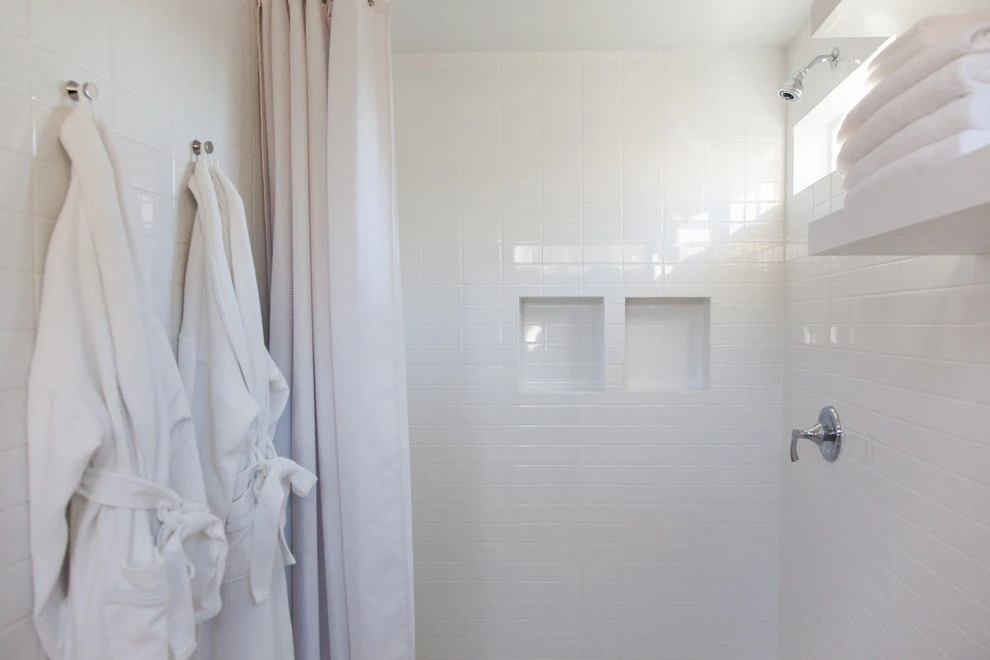 studio suite by D-CRAIN Design And Construction - Photo 26
