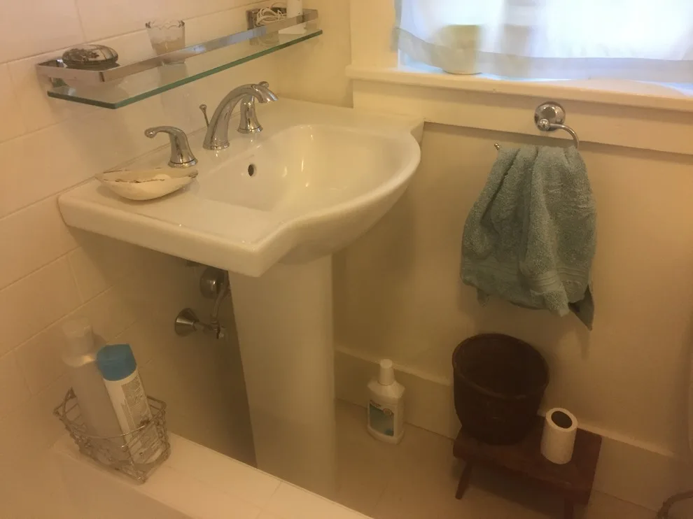 Small Bathroom Renovation by Camino Verde Designs - Photo 4