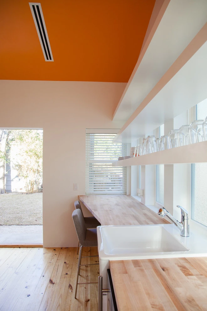 studio suite by D-CRAIN Design And Construction - Photo 17