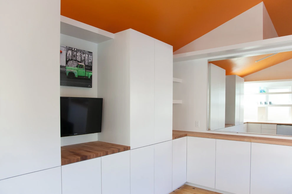 studio suite by D-CRAIN Design And Construction - Photo 36