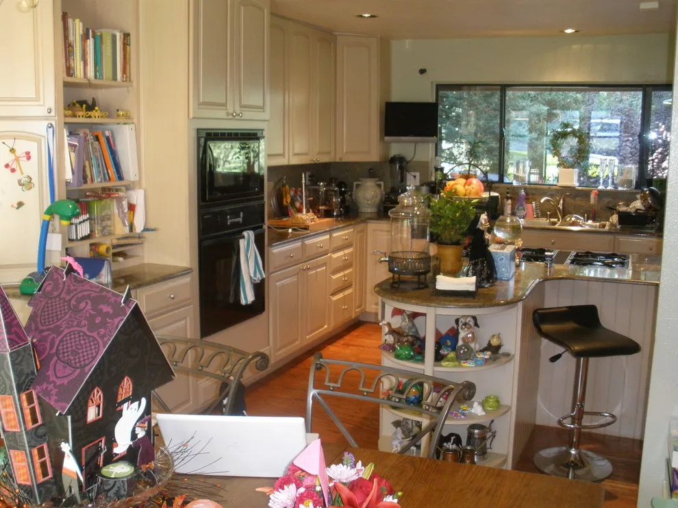 Classic Kitchen and Family Area by Melinamade - Residential Design + Interiors - Photo 3