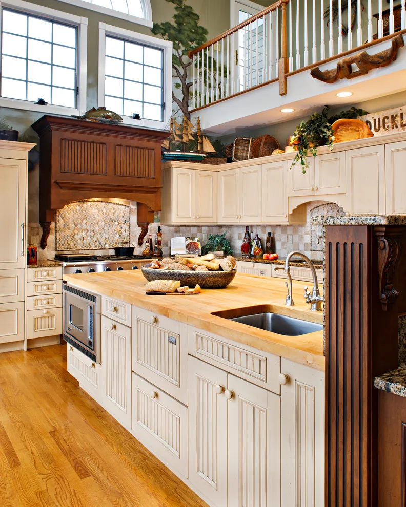 Loveladies Bayfront Beauty Traditional by Francie Milano Kitchens Inc. - Photo 2