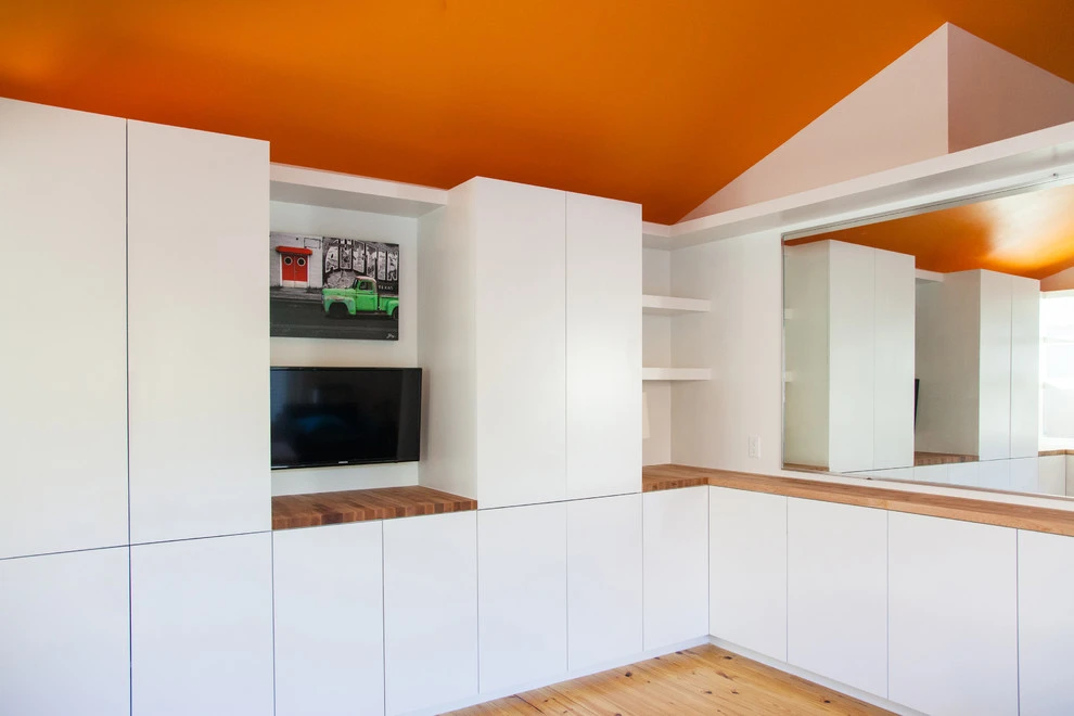 studio suite by D-CRAIN Design And Construction - Photo 5