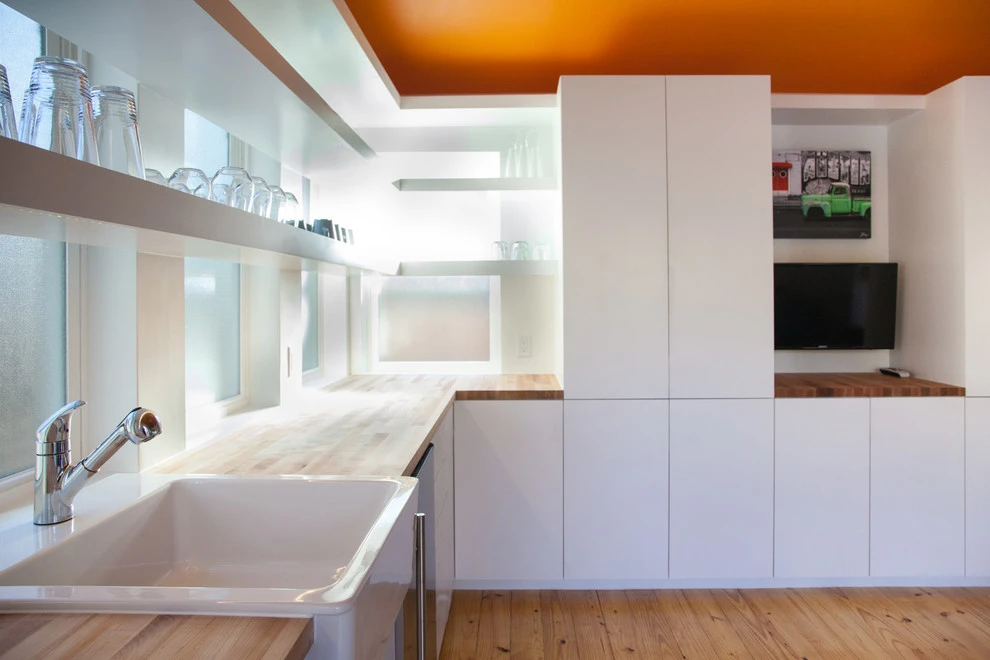 studio suite by D-CRAIN Design And Construction - Photo 40