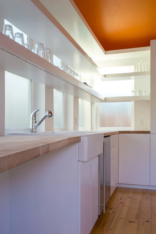 studio suite by D-CRAIN Design And Construction - Photo 9