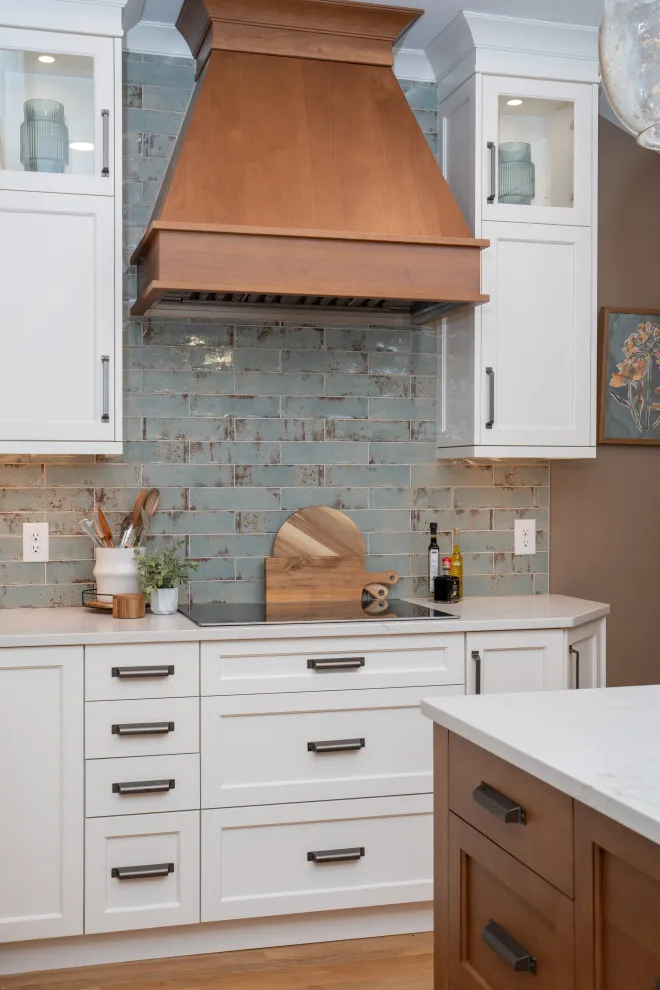 classic multicolored kitchen by Tricia Hauser Tidemann - Photo 4