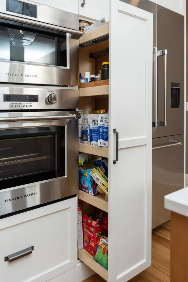 classic multicolored kitchen by Tricia Hauser Tidemann - Photo 3
