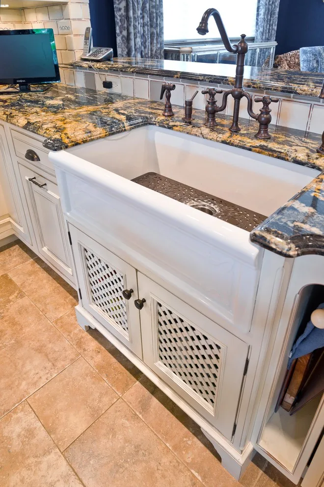 Bespoke Classic Kitchen by Merrick Kitchen & Bath, Ltd - Photo 6