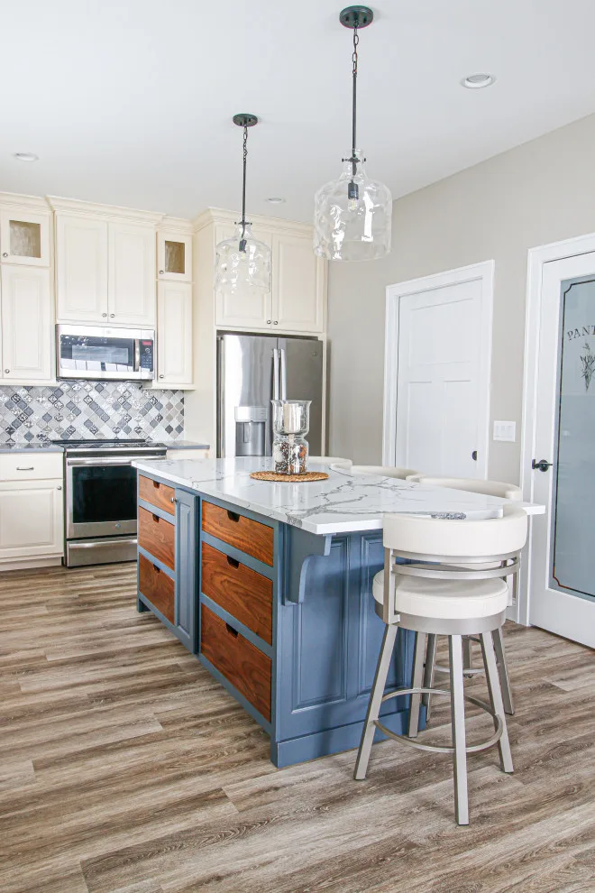 Blue Island Transitional Kitchen by Traci Rauner Design - Photo 4