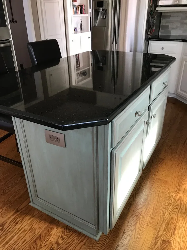 Modern White Kitchen Makeover by Erin Welner Interiors, LLC - Photo 2