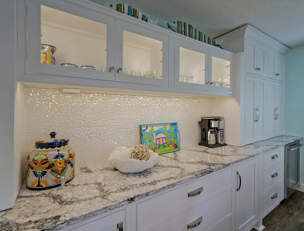 Tropical Makeover by Jayne Barth, Designer by Woodsman Kitchens And Floors - Photo 4