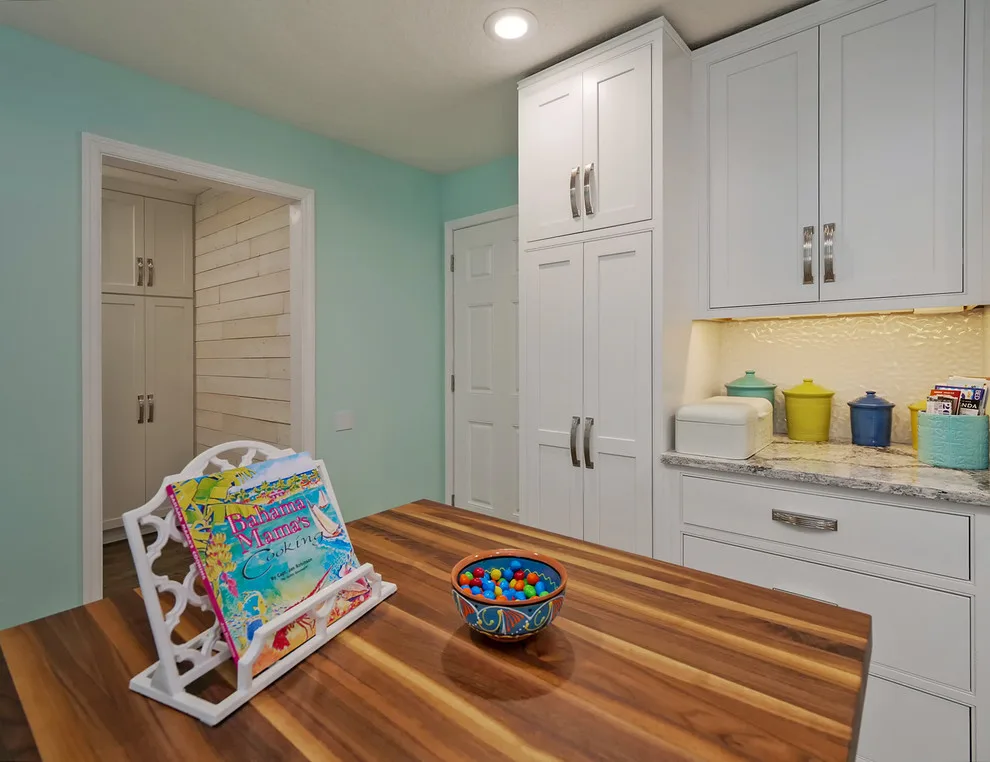 Tropical Makeover by Jayne Barth, Designer by Woodsman Kitchens And Floors - Photo 14