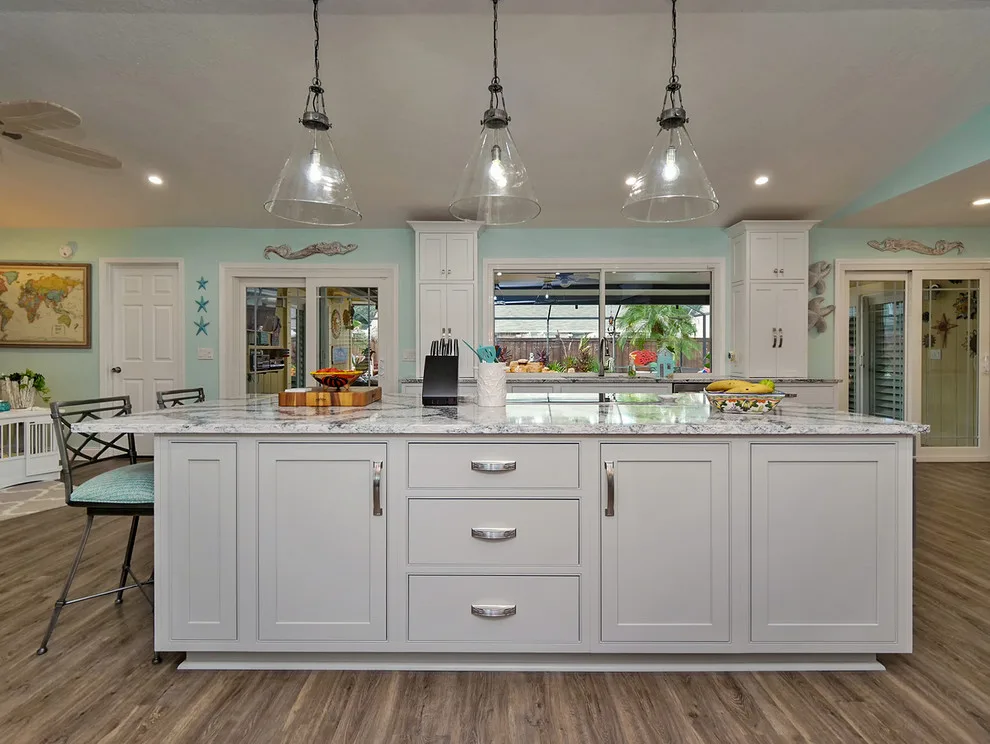 Tropical Makeover by Jayne Barth, Designer by Woodsman Kitchens And Floors - Photo 9