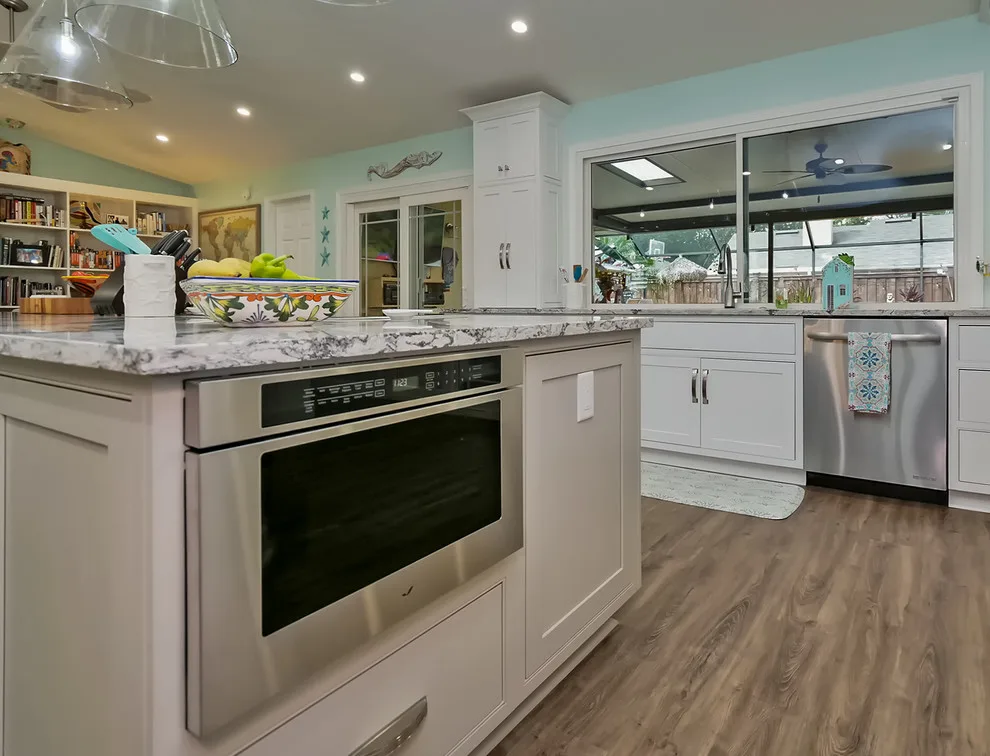 Tropical Makeover by Jayne Barth, Designer by Woodsman Kitchens And Floors - Photo 2
