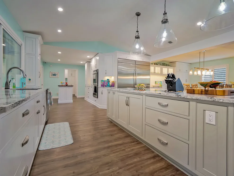 Tropical Makeover by Jayne Barth, Designer by Woodsman Kitchens And Floors - Photo 8