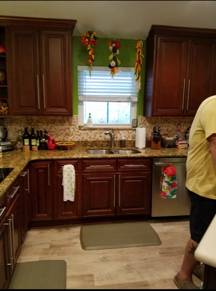Tropical Makeover by Jayne Barth, Designer by Woodsman Kitchens And Floors - Photo 21