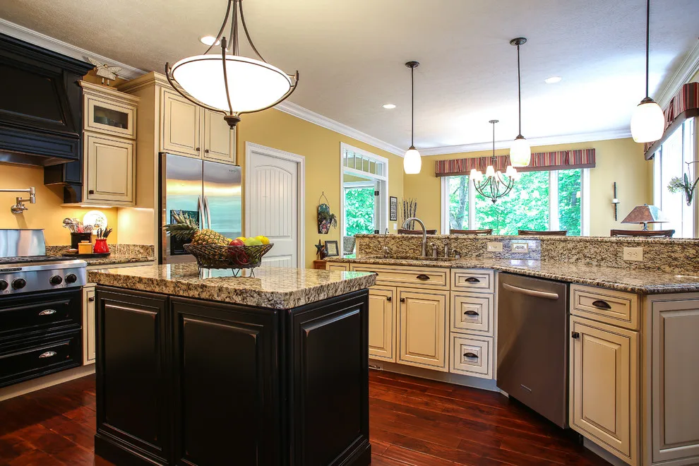 Dual Hue Kitchen, Lafayette, IN by LMHDesign - Photo 3