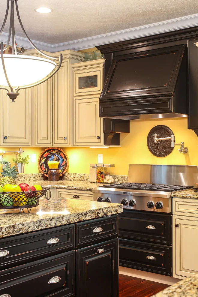 Dual Hue Kitchen, Lafayette, IN by LMHDesign - Photo 4