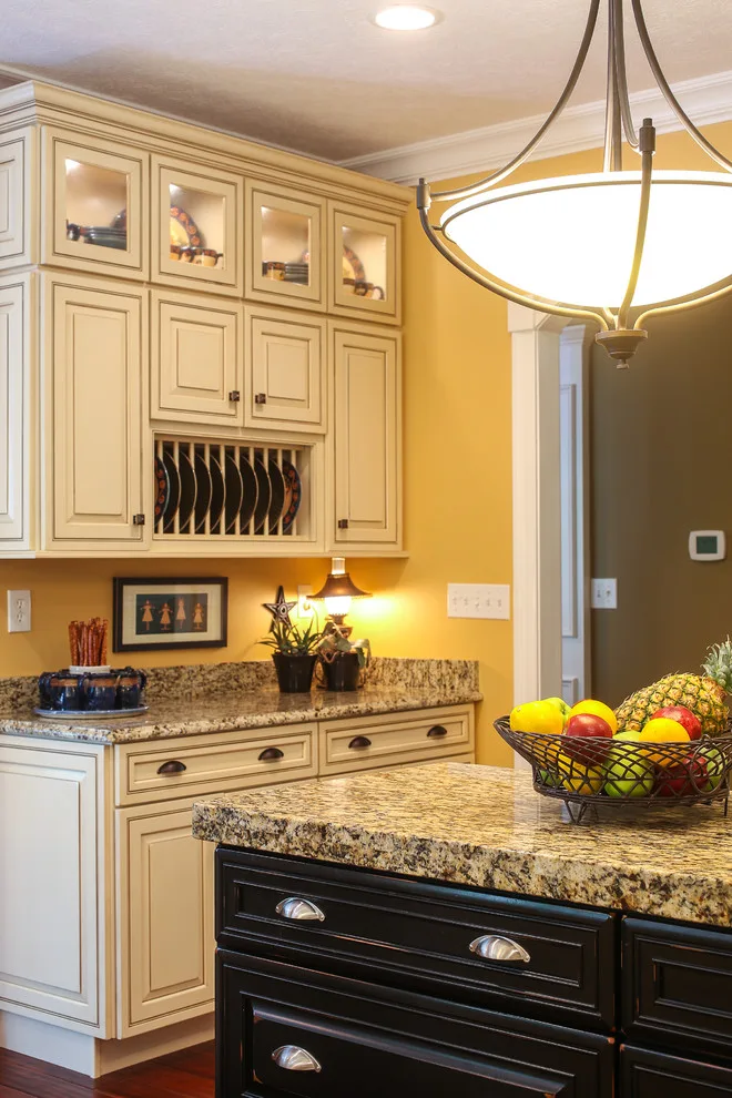 Dual Hue Kitchen, Lafayette, IN by LMHDesign - Photo 2
