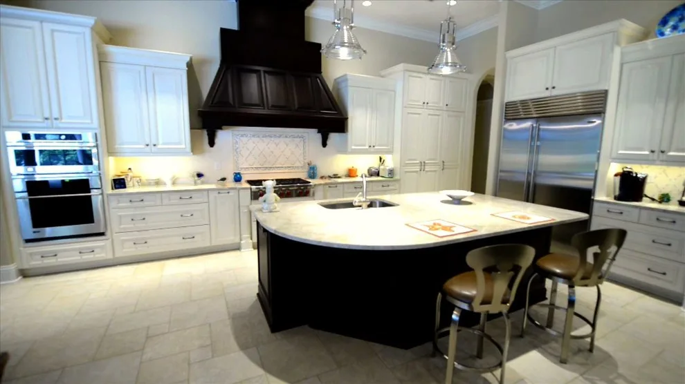 Vozza Dual Color Kitchen by Kitchen Design Gallery - Photo 2
