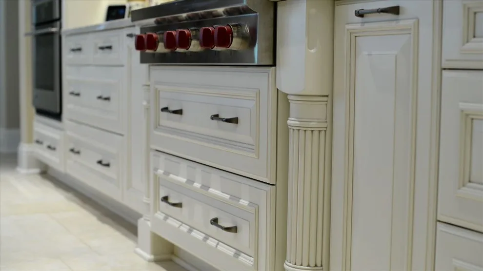 Vozza Dual Color Kitchen by Kitchen Design Gallery - Photo 3