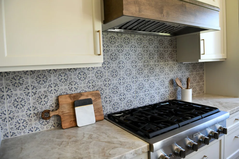 Comforting Charm: Blending Tradition with Modernity by Lori Ramsay Design - Photo 4