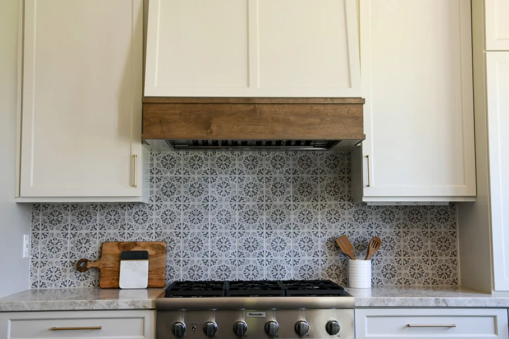 Comforting Charm: Blending Tradition with Modernity by Lori Ramsay Design - Photo 9
