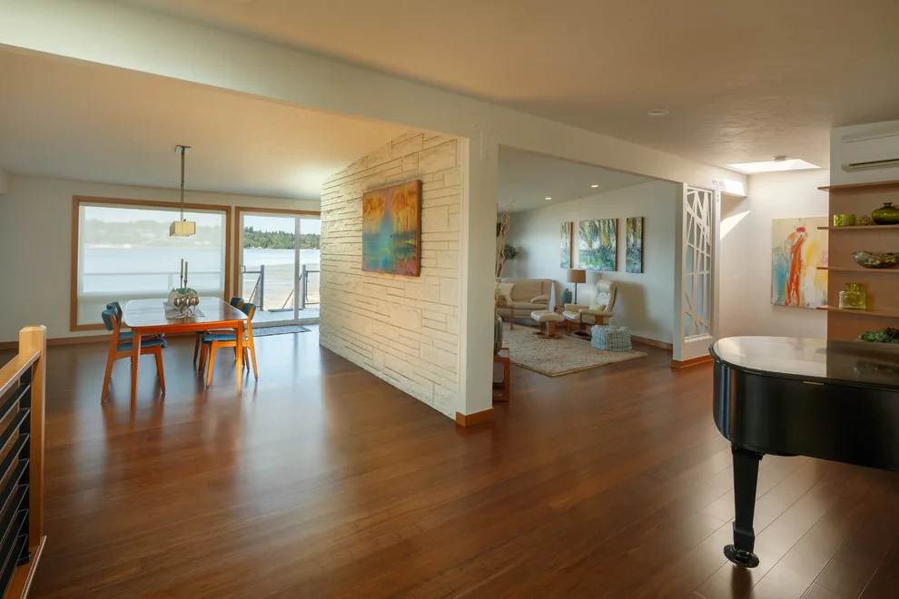 1960s Waterfront Renovation by Interior Dimensions - Photo 4