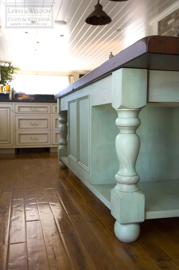 Yarmouth West by Lewis & Weldon Custom Kitchens - Photo 3