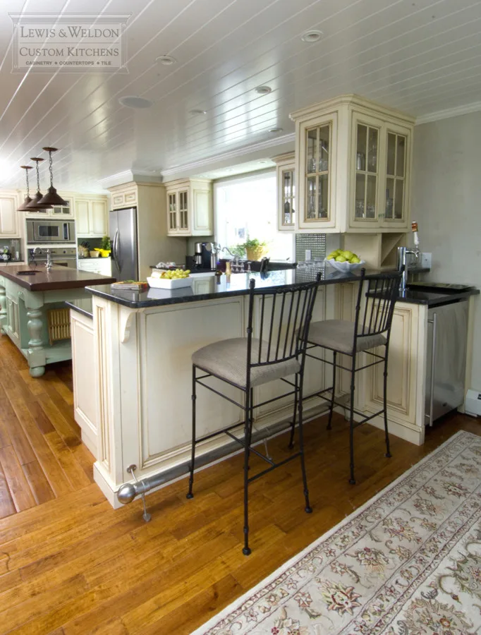 Yarmouth West by Lewis & Weldon Custom Kitchens - Photo 4
