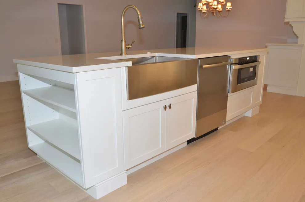 Light Shaker Kitchen by DaVinci Kitchens, Bath, & Cabinetry - Photo 6