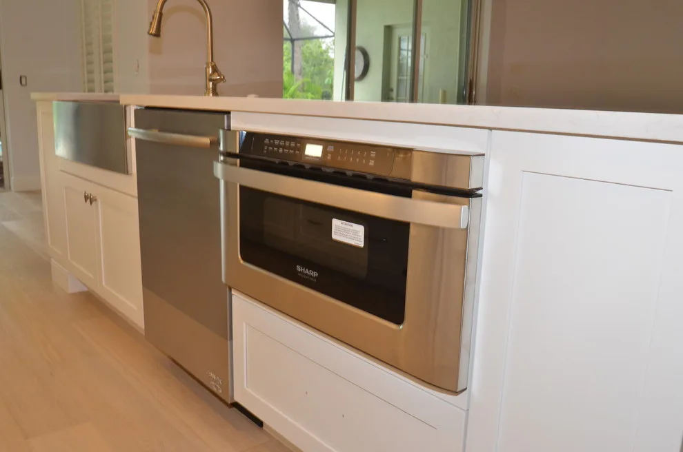 Light Shaker Kitchen by DaVinci Kitchens, Bath, & Cabinetry - Photo 8