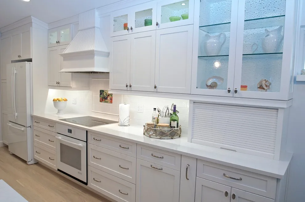 Light Shaker Kitchen by DaVinci Kitchens, Bath, & Cabinetry - Photo 4