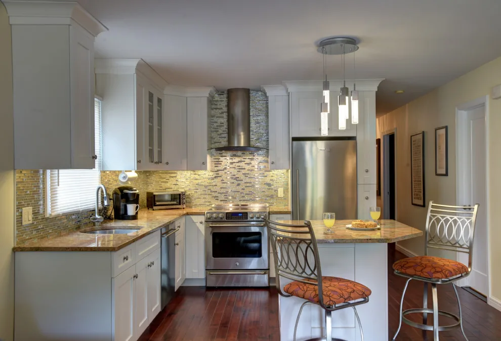 Young Woman's First Independent Home by Toni Sabatino - Photo 6