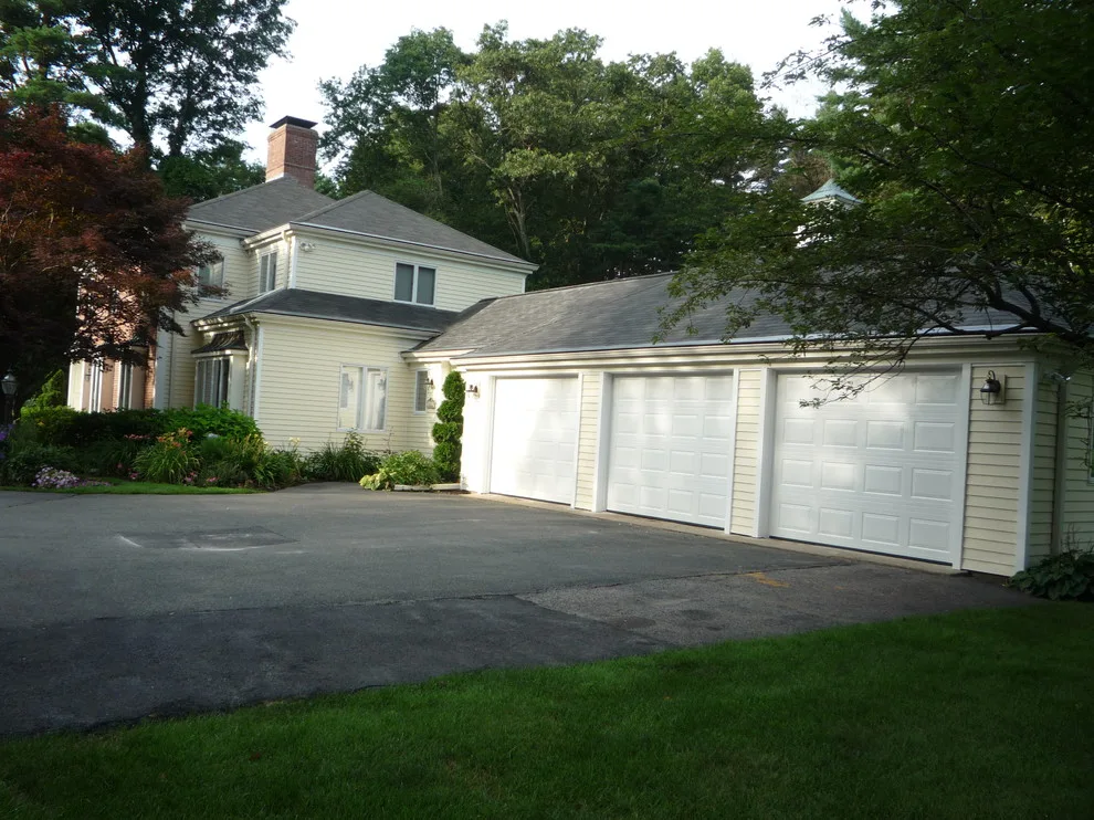 Wayland - Timeless Siding - Vintage Ivory by United Home Experts - Photo 2