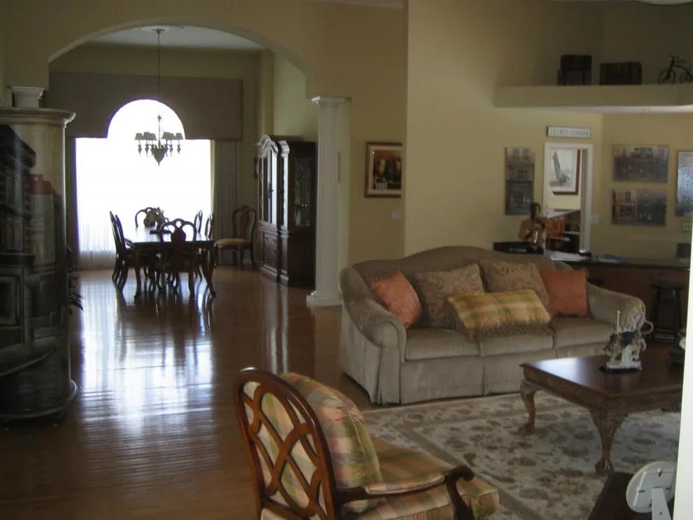 Greg's Custom Painting & Pressure Cleaning - Photo 14