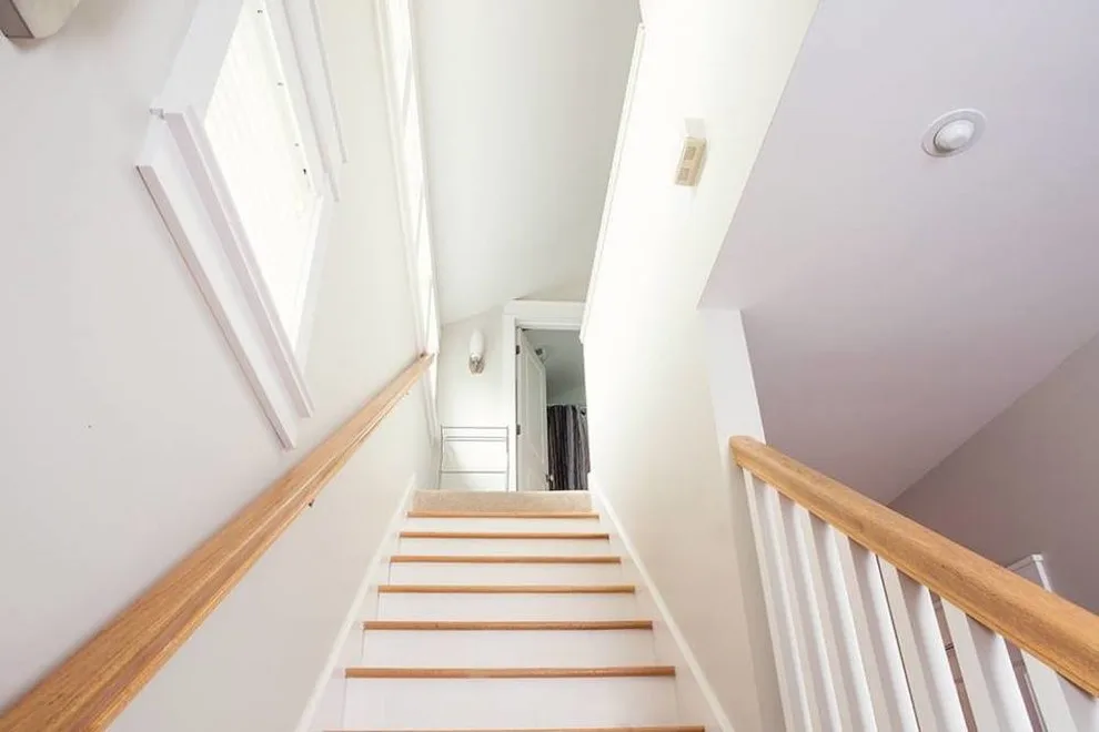 Residential Interior Design by AVR Painting Services Inc. - Photo 5