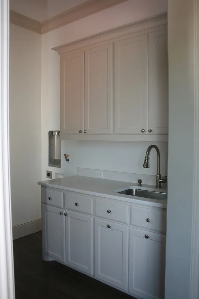 Colonial Residence on the Westside by J & V Painting - Photo 4