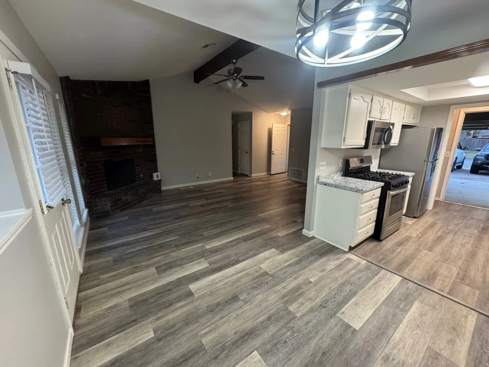 Interior Design by Hometown Renovations - Photo 18
