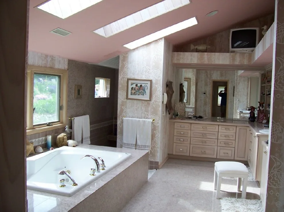 Restrooms by Birmingham Bloomfield Painting LLC - Photo 2
