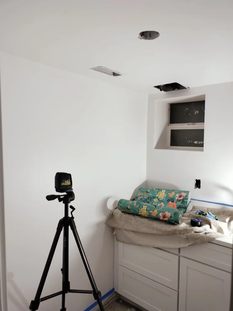 JFDecor LLC. Bathroom Wallpaper Installation by "Graham & Brown" by JF Decor | Wallpaper Installation - Photo 5