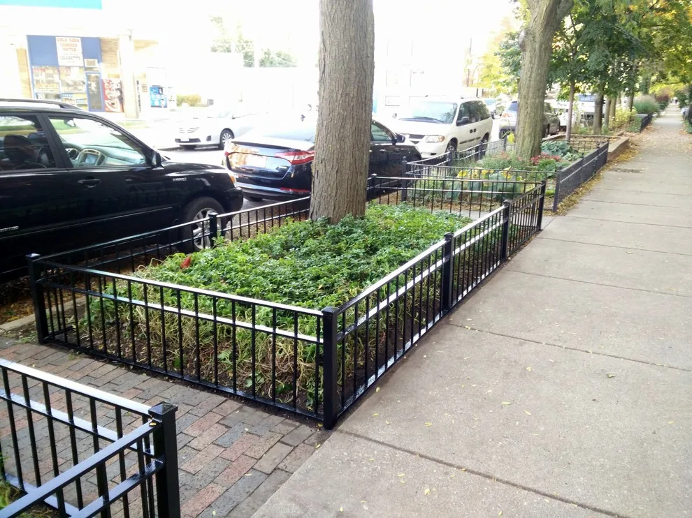Lincoln Park fence restoration by Windy City Painters - Photo 5