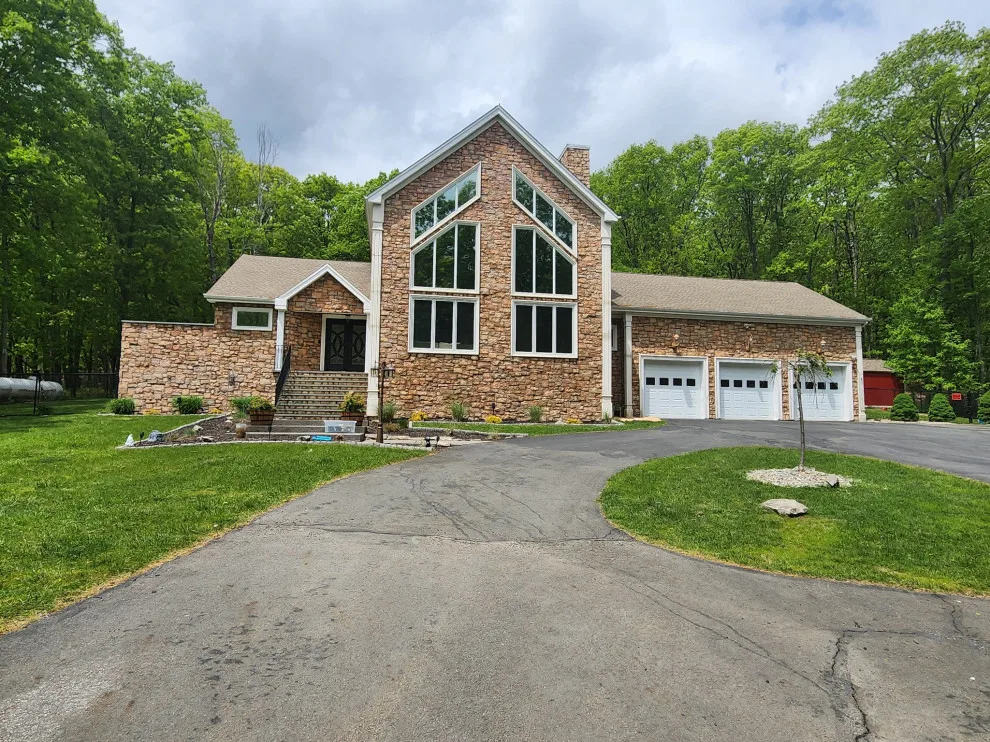 Log Tavern Home Cleaning by Valiant Home Services LLC - Photo 2