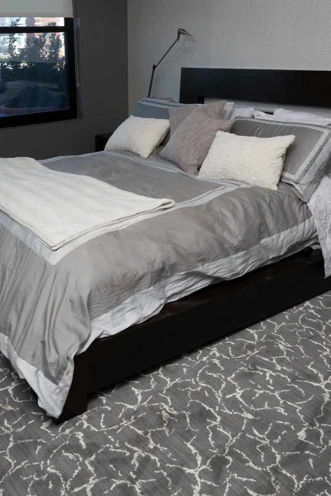 PRIMARY BEDROOM - wall covering.flooring.paint by Paint The Town Red - Color Consulting - Photo 4