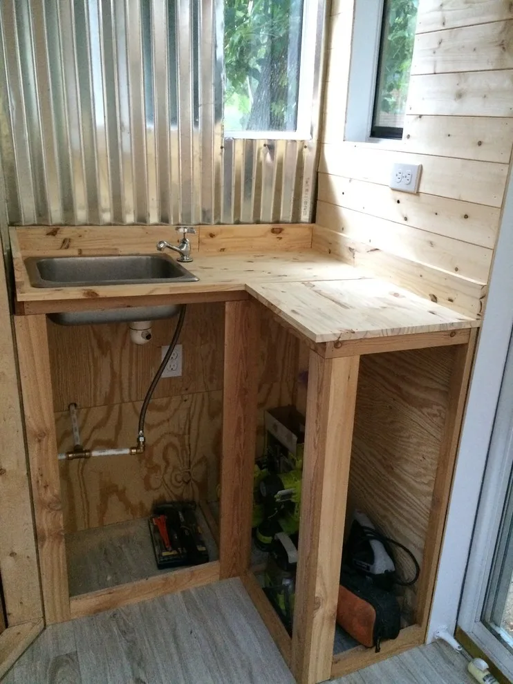 89 Square Foot Mobile Tiny Cabin by Fox Brothers Painting - Photo 6