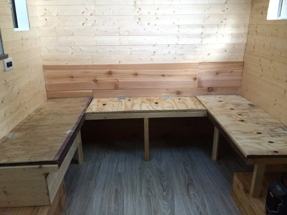89 Square Foot Mobile Tiny Cabin by Fox Brothers Painting - Photo 5