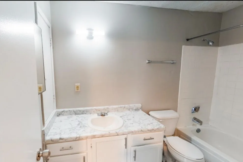 MR Lopez Painter LLC - Photo 5