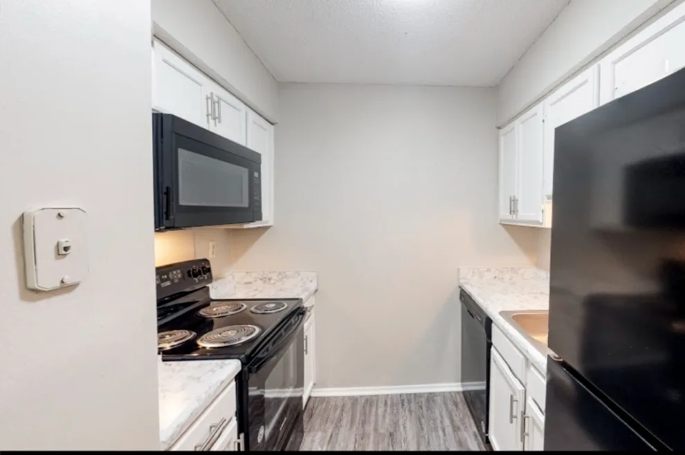 MR Lopez Painter LLC - Photo 11