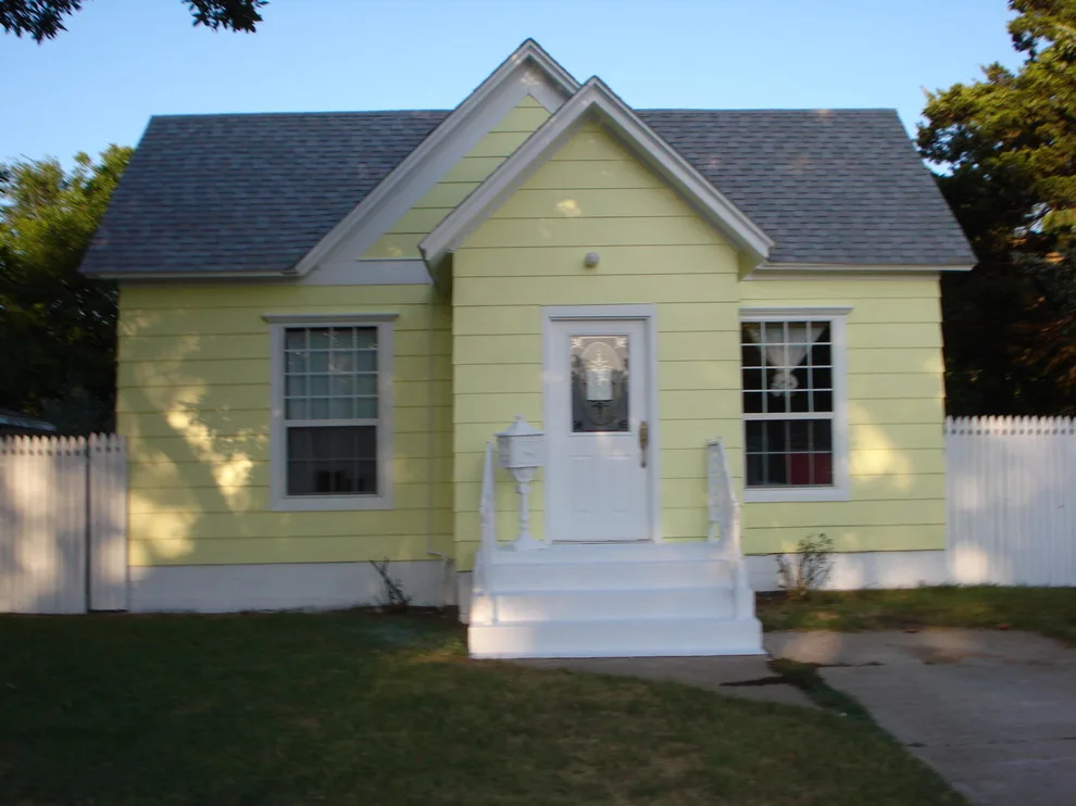 Decorated Dwellings by Savory's Construction And Painting - Photo 28